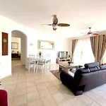 アパート In Oasis Del Sur Mit Privater Terrasse By Interhome *